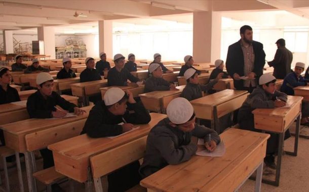 أكبر مدرسة شرعية بريف حلب تجري أولى اختباراتها بعد تحريرها من 