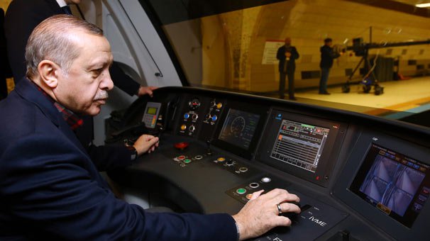 أردوغان يفتتح القسم الثاني من خط مترو 